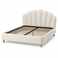 Letto matrimoniale imbottito in bouclé avorio 160 × 200 cm con testiera a conchiglia e rete a doghe